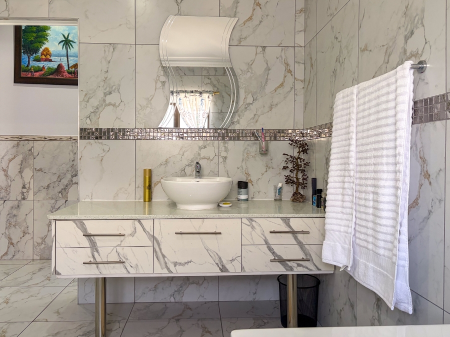 4 Bedroom Property for Sale in Country Club Western Cape